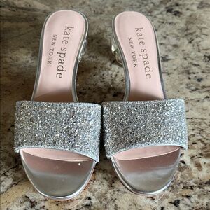 Kate Spade New York City Scene Snow Globe Ball Heel Taxi Statue Liberty Size 10B